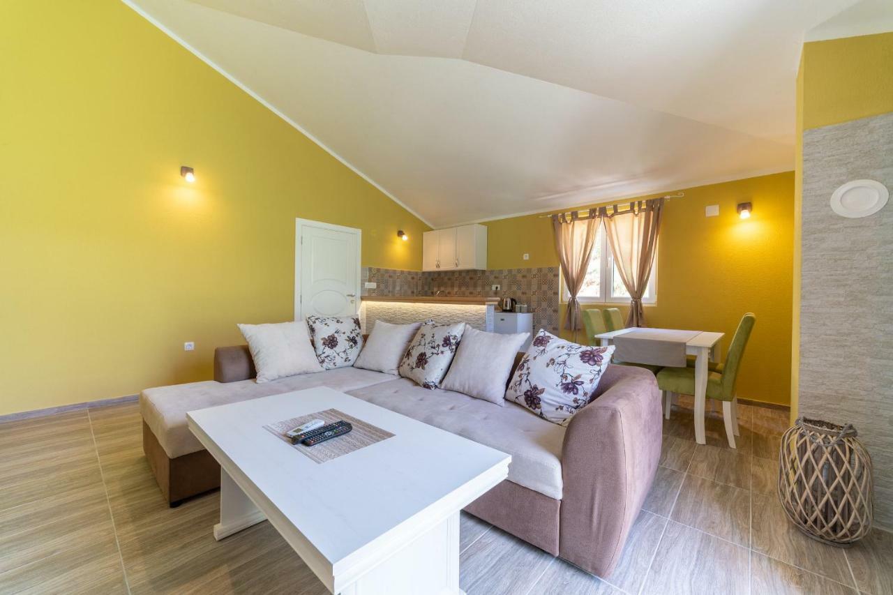 Apartments Kingfisher Virpazar Exteriér fotografie